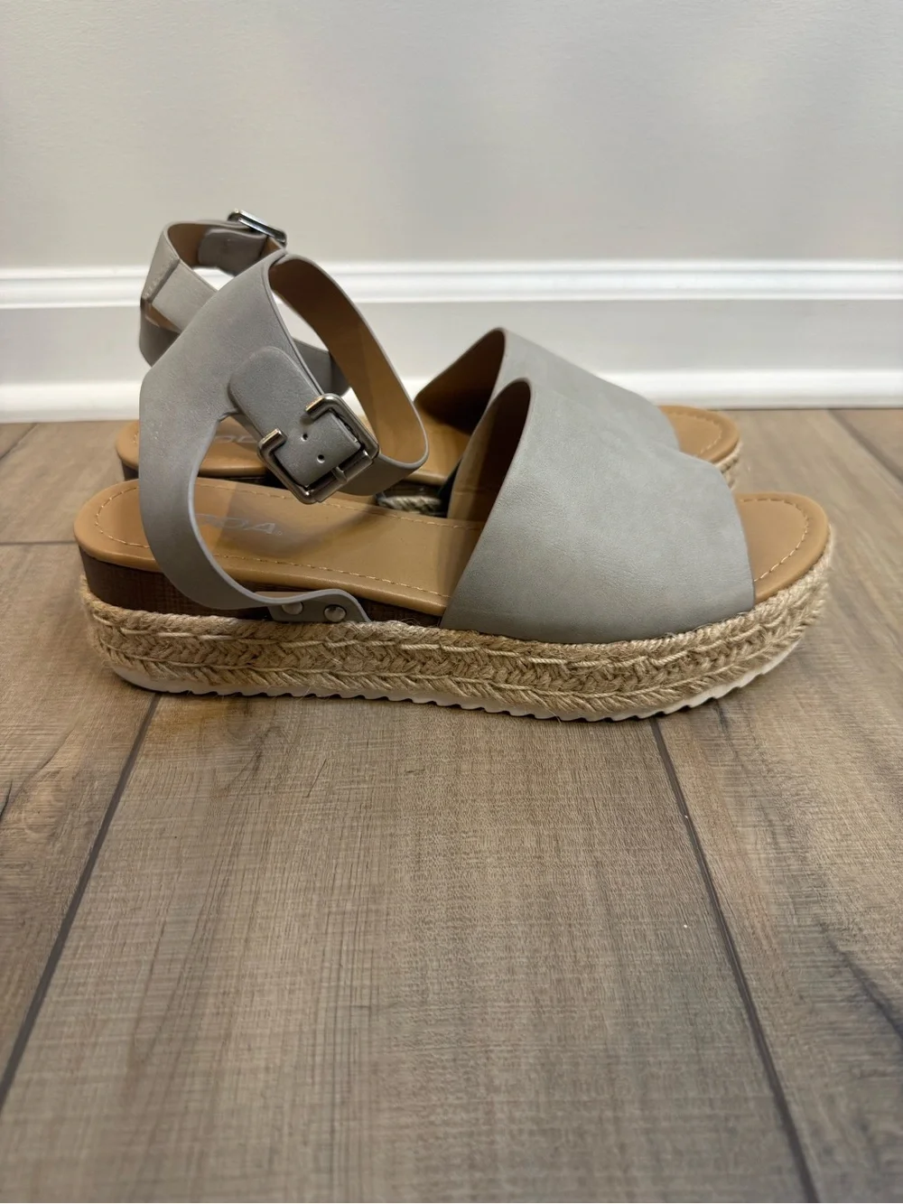 Soda Light Gray Espadrille Flatform Sandals